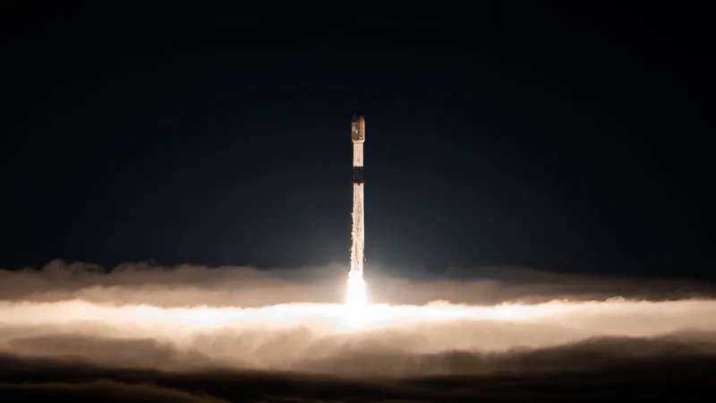 SpaceX sends 27 Starlink satellites to orbit on 100th Falcon rocket launch of the year (photos)