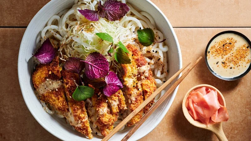 Japanese noodle bar vibes at home: Curry schnitties meet slurpy udon