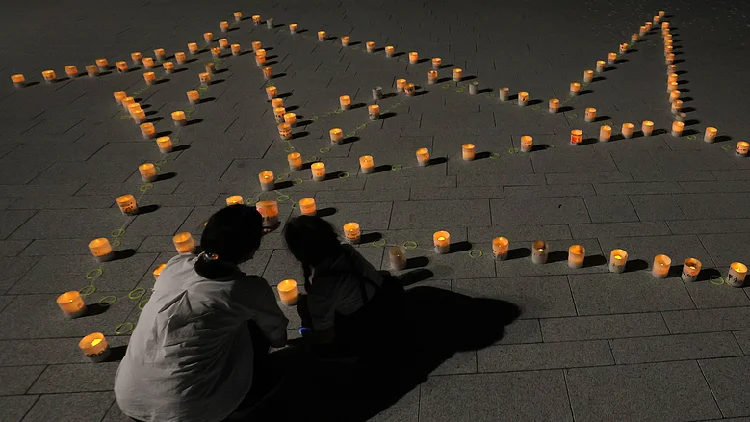 Japan's war memory: Remembering pain, forgetting responsibility
