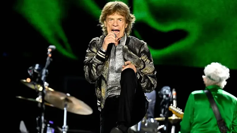 Mick Jagger proves he still has the ‘Moves Like Jagger’ in viral dance video