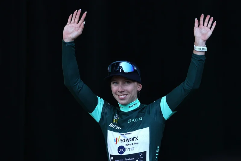 Inevitable Lorena Wiebes takes victory in disrupted Tour of Britain stage two