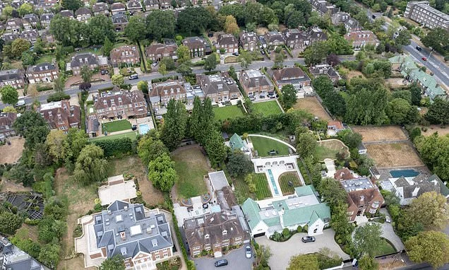 London 'Billionaires' Row' copes admirably with record-breaking drought as gardens remain an oasis of green