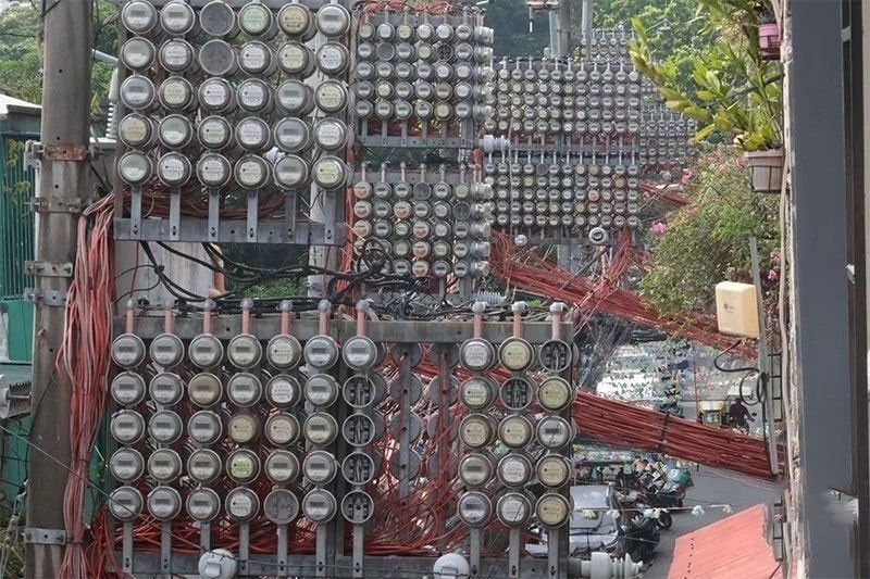 Pump prices down; Meralco rates lower