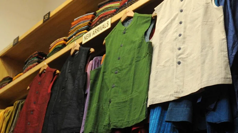 With new stores, U.P. aims to integrate khadi with employment