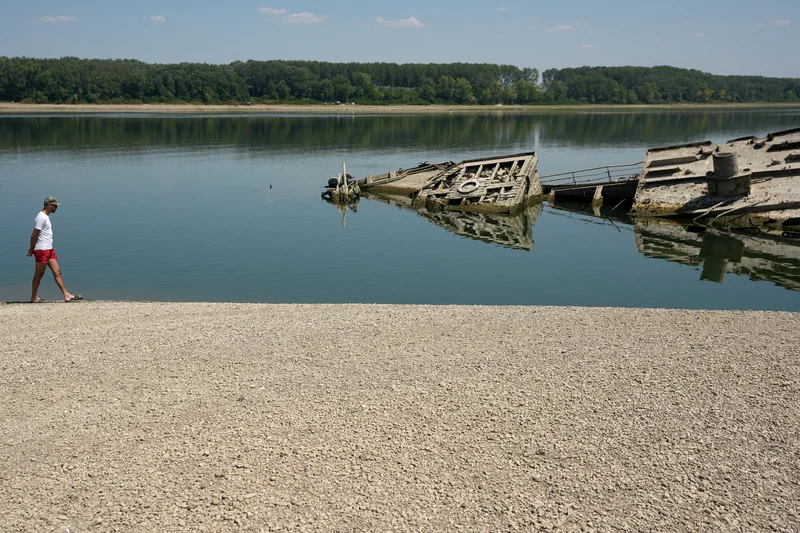 Europe heat wave fuels drought, fires and energy fears