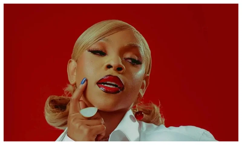 ‘I don’t want to know you’ – Singer Fave fumes over anonymous flowers