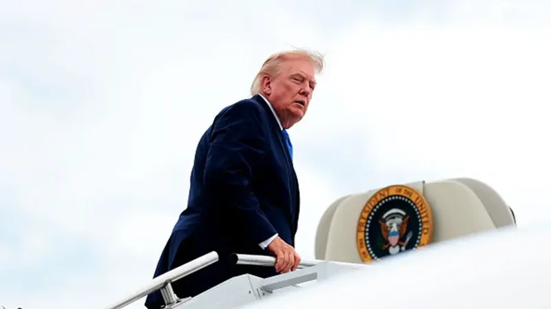 White House pushed for protocol to preserve correspondents' credibility after Trump's secret plane switch