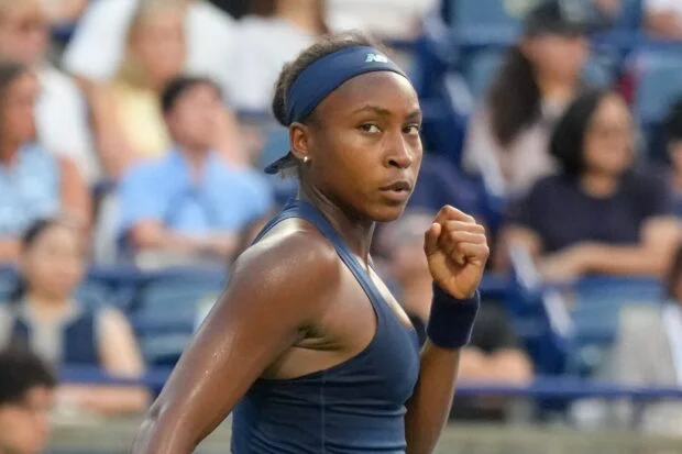 Coco Gauff into Toronto semis by walkover due to Bencic hip injury