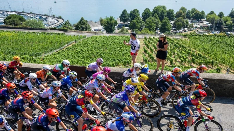 Reusser takes time trial and leader's yellow jersey at women's Tour de France