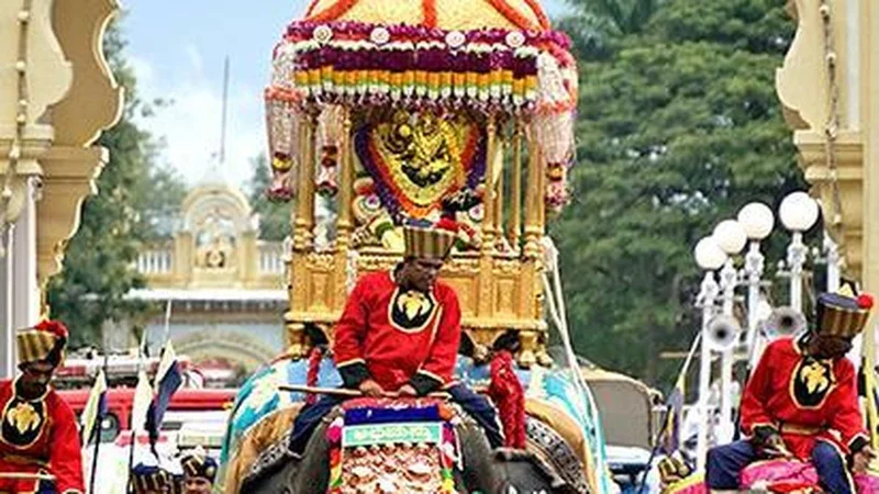 Will Abhimanyu get a royal farewell in Dasara procession?