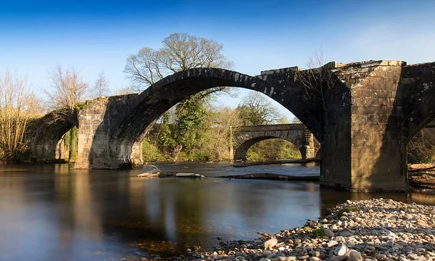 Remains of foetus are discovered in bag by river: Police launch urgent search for baby's mother