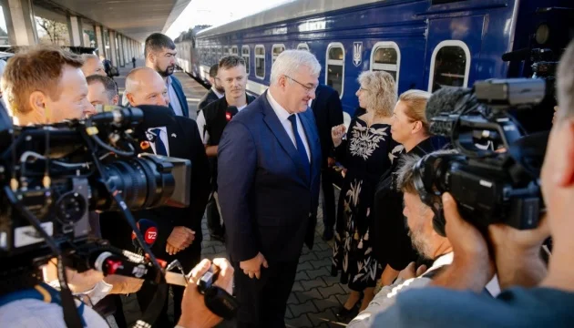 Sybiha welcomes leaders of six European countries to Kyiv