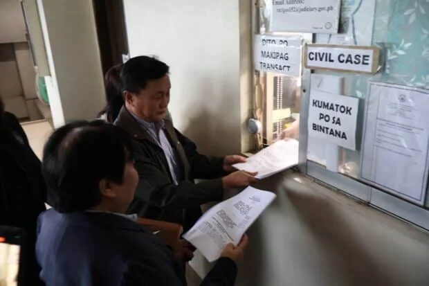 DOLE files bid to lift freeze on ​P85 wage hike in Metro Manila