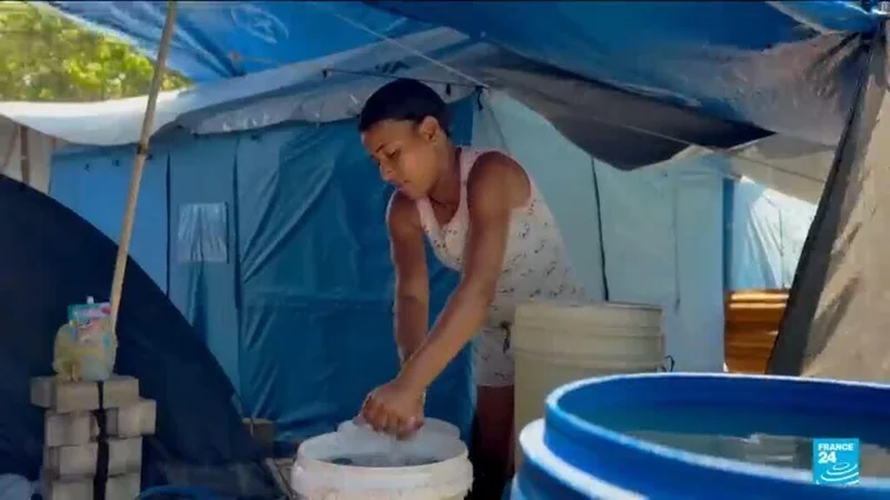 Venezuela: Two months after the quake, 12,500 people still live in temporary camps