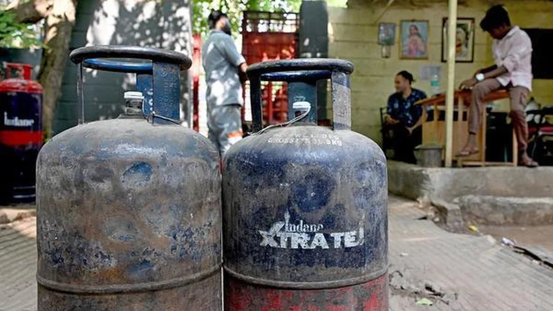 Under-recovery on domestic LPG narrows to ₹188/cylinder in August