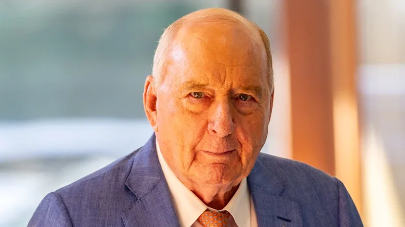 Alan Jones trial live updates: Alan Jones trial live updates: Former 2GB broadcaster told complainant to wear ‘robe and nothing else’, court told