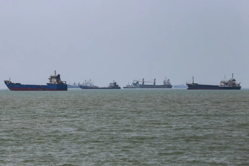 Iran, Oman move to finalize new Hormuz shipping corridor