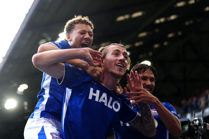 Jack Clarke fires Ipswich to late victory over Sunderland