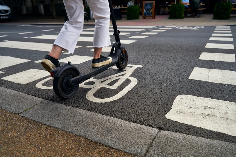 10 Canadian youths died from injuries during e-scooter, e-bike use in 2025: report