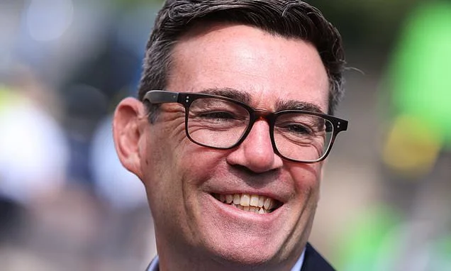 Top authors tell Andy Burnham to give small bookshops same tax relief as pubs