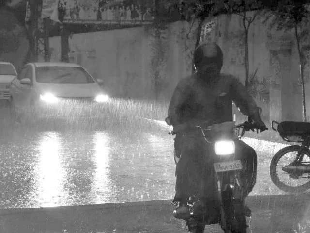 Rain, dust storm trigger power outages across Hyd