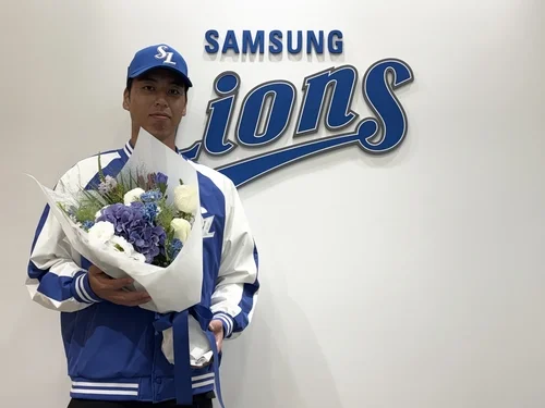 Lions sign Japanese pitcher Miyamori as new Asian quota player