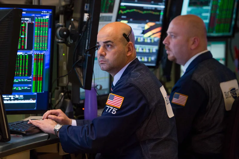 Treasury yields pull back from multi-decade highs ahead of FOMC minutes