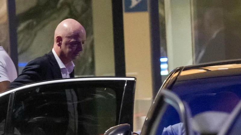 FIFA backs Infantino, apologises for World Cup privatisation plan