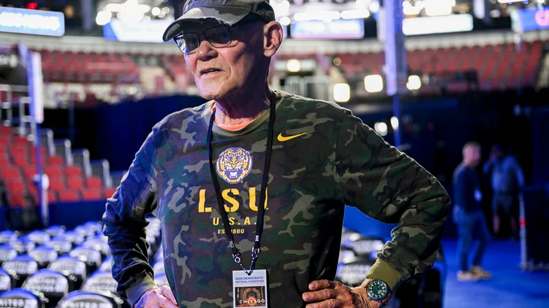 Carville warns Democrats may need to block far-left candidates from joining caucus, moderate group disagrees