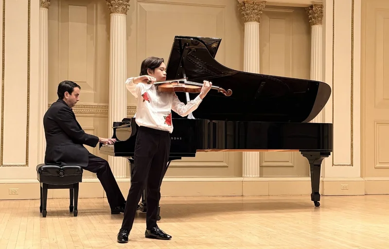 12-year-old Kumamoto violinist performs at New York’s Carnegie Hall