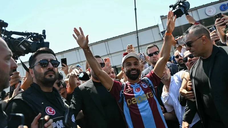 Turkey: Mo Salah welcomed by fans chanting ‘Allahu Akbar’ after move to Trabzonspor