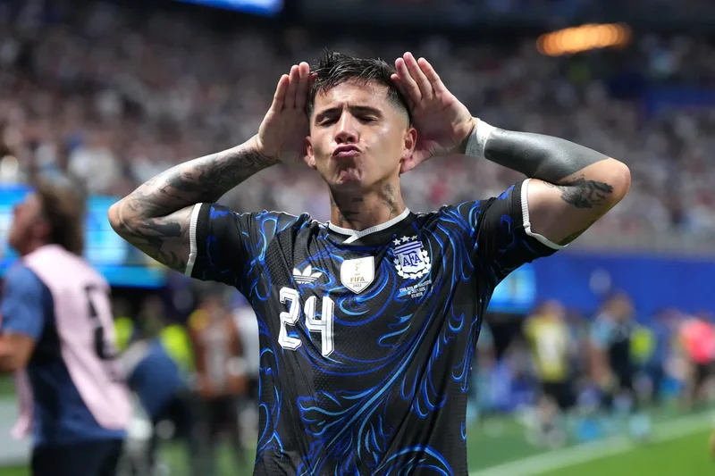 Transfer news LIVE: Chelsea set Enzo Fernandez deadline, Arsenal boost, Barcola to Liverpool latest