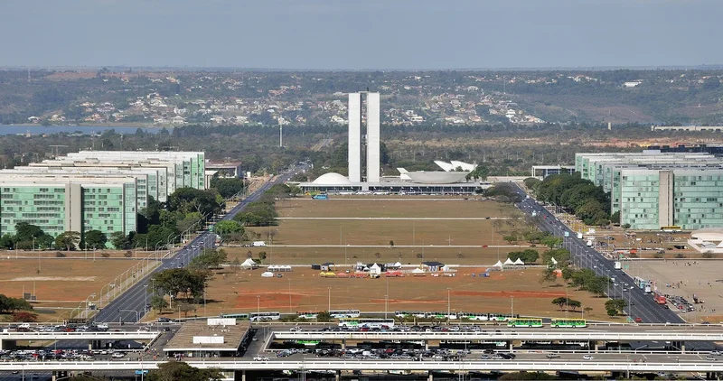 Quaest Poll Puts Lula and Flávio Bolsonaro in a Statistical Tie
