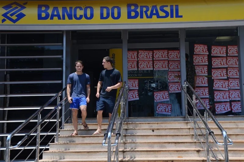 Brazil Bank Strike Thursday: What Still Works and What Stops
