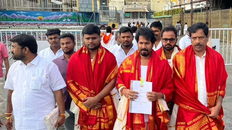 Tamil Nadu Minister draws flak after offering prayers with draft Agriculture Budget at Tirupati