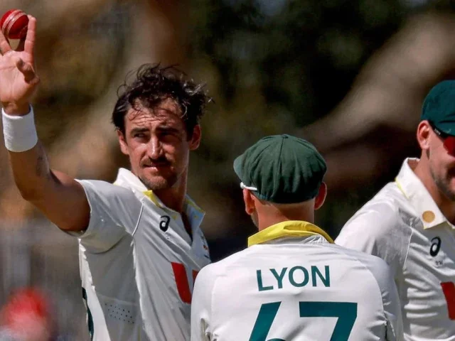 Starc stars as 18 wickets tumble in Mackay
