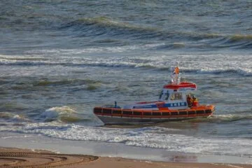 Two women die trying to help a child in the sea at Callantsoog