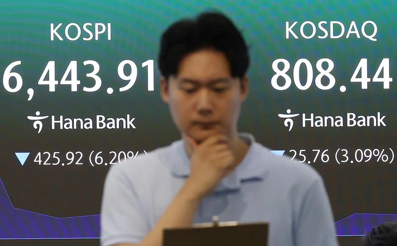 Seoul shares open sharply lower on US tech sell-off