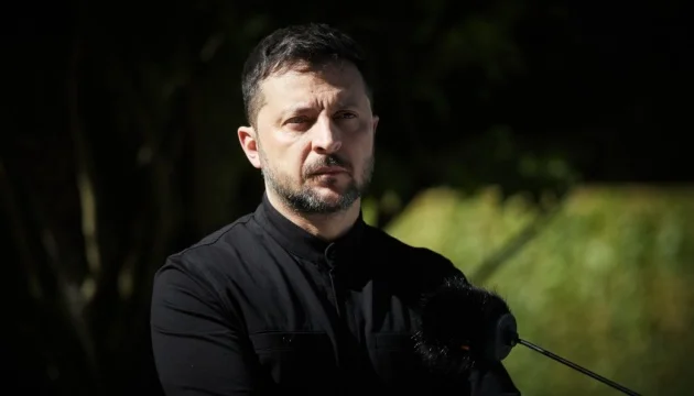 Zelensky honors fallen Ukrainian soldiers during visit to Ivano-Frankivsk region