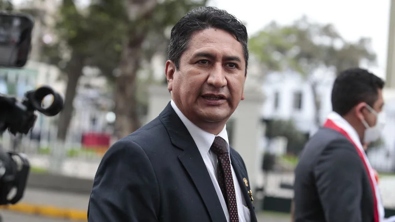 Peru’s Fugitive Peru Libre Leader Vladimir Cerrón Resurfaces in Public