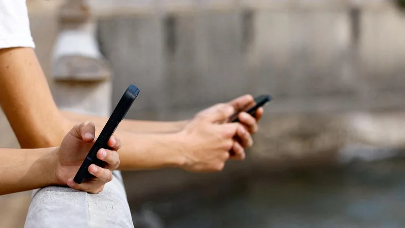 Australia defends teen social media ban after study shows most still online