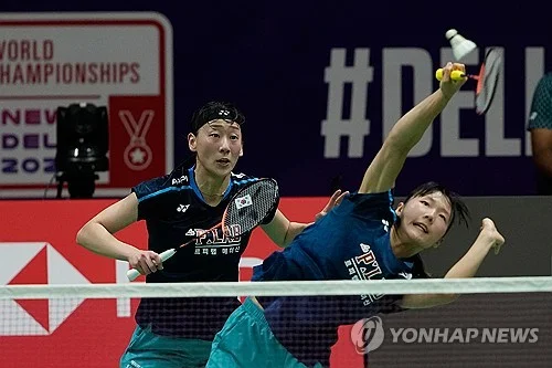 S. Korean women's badminton doubles team captures world title