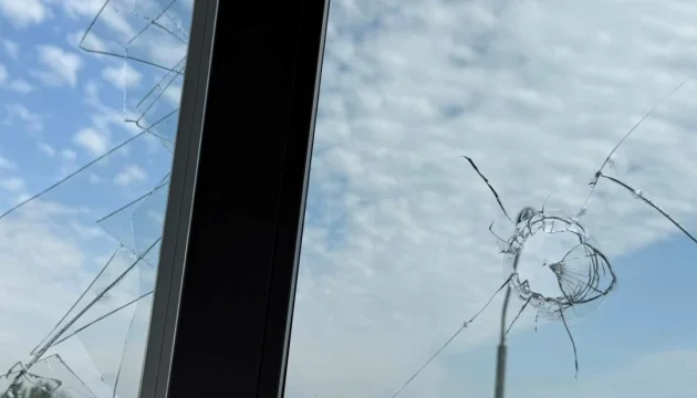 Russian drone strikes apartment building in Smila, injuring five