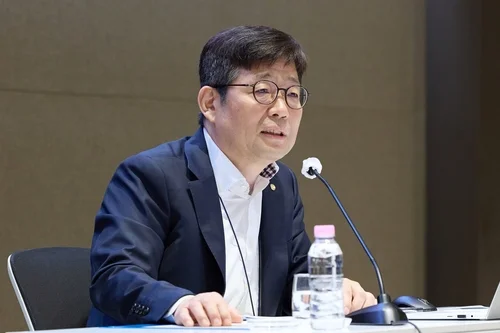 BOK expected to deliver 2nd rate hike to combat inflationary pressure: BOK senior deputy gov.