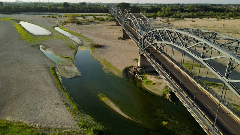 Italy’s record-low Po River forces farmers to weigh crop switch