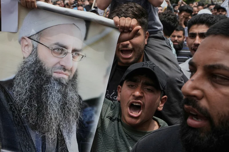 Lebanon passes a controversial general amnesty law