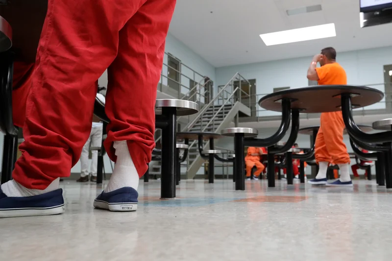 The business of hunger in ICE centers: Migrants spend thousands of dollars to avoid eating ‘dog food’