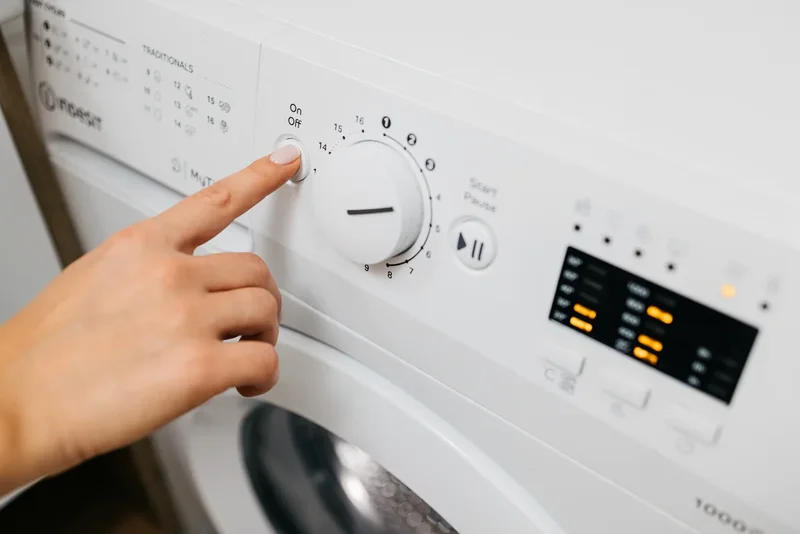 Don’t use washing machines or dishwashers during solar eclipse, warns Britain’s biggest energy supplier