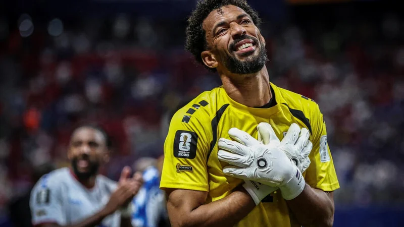 Cape Verde's Vozinha signs with Chile's most decorated football club
