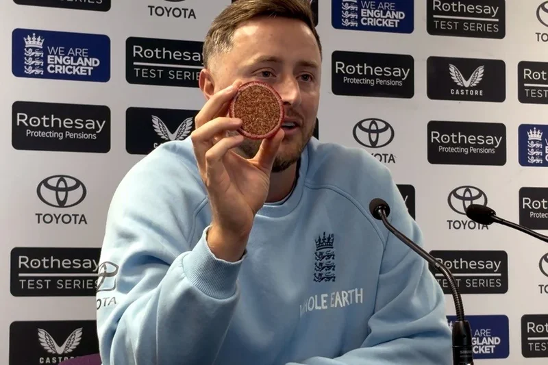 Ollie Robinson and Josh Tongue cut ball in half after completing rare feat for England against Pakistan